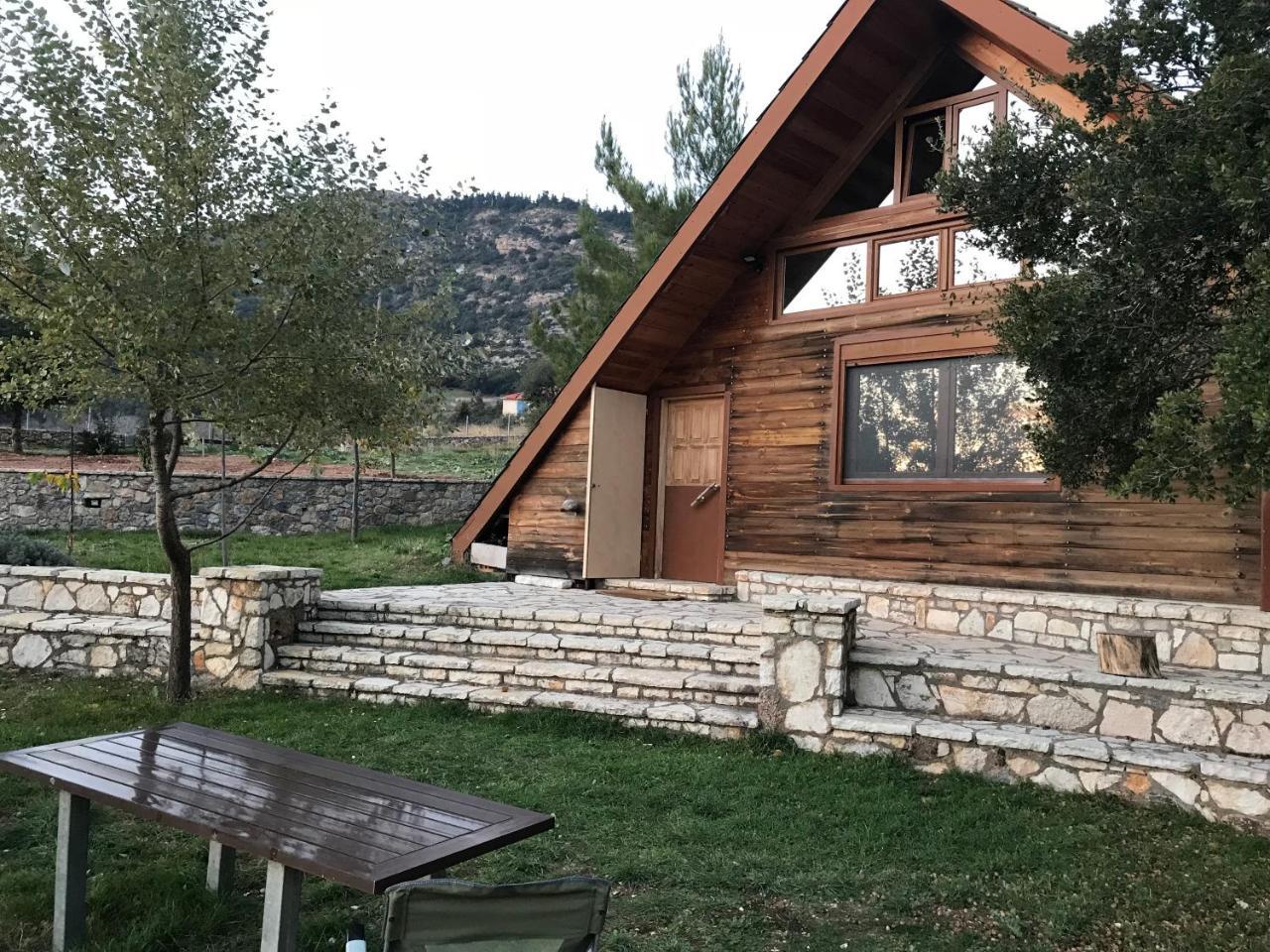 Chalet In The Forest Kalavryta Exteriör bild