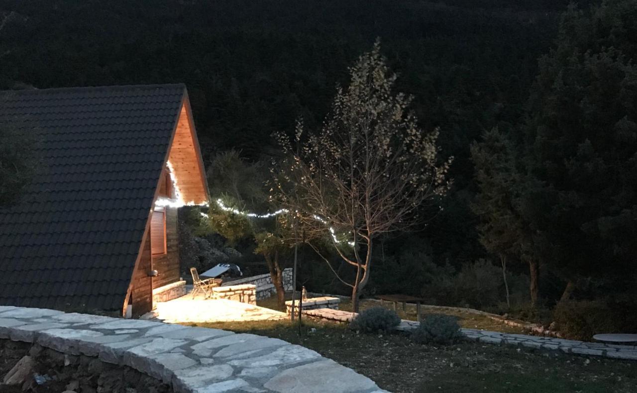 Chalet In The Forest Kalavryta Exteriör bild